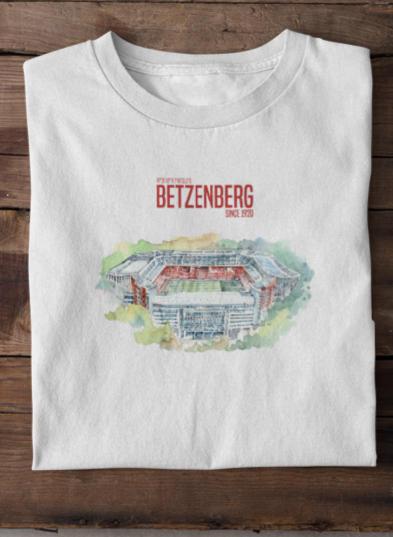 Weißes T-Shirt mit dem Betzenberg Stadion aufgedruckt