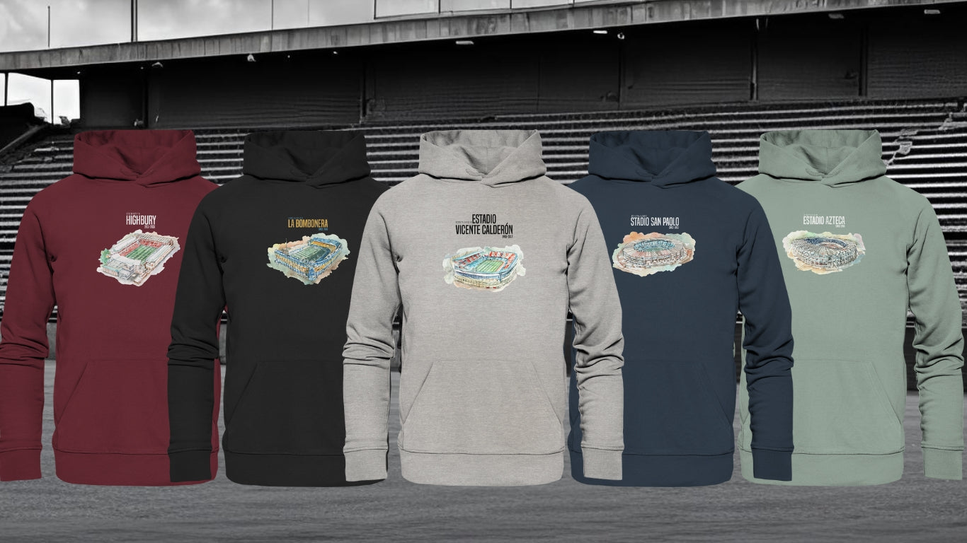 Verschieden farbige Hoodies mit aufgedruckten legendären Stadien wie La Bombonera oder Highbury